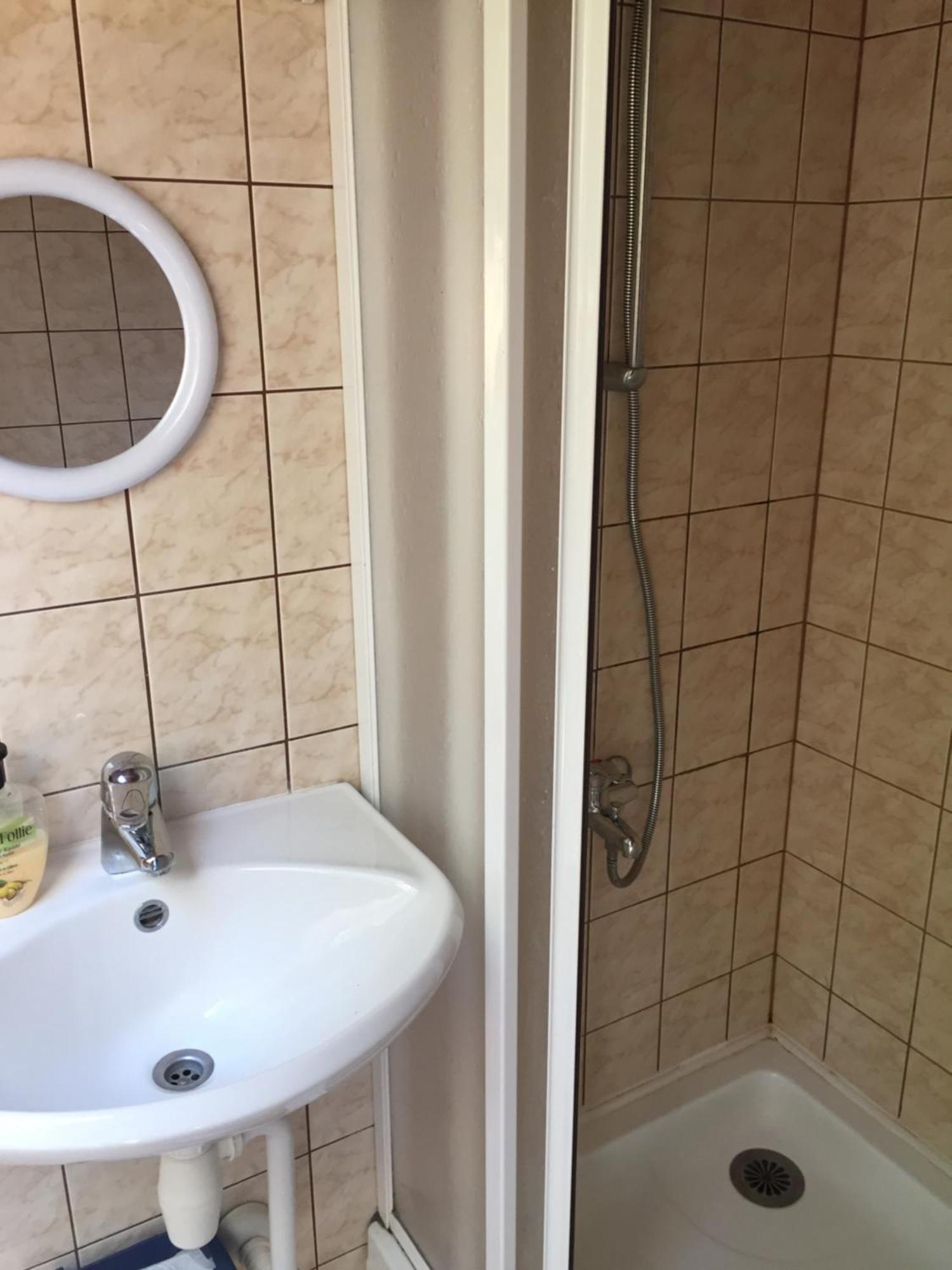 Laane Pansion Bed & Breakfast Kasmu Ngoại thất bức ảnh